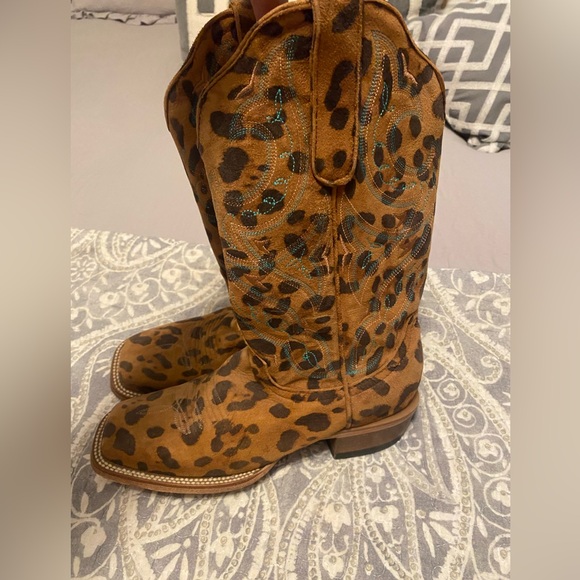 Shoes - Cavendars Exotic Square Toe animal leopard print Cowboy Boots size 6.5